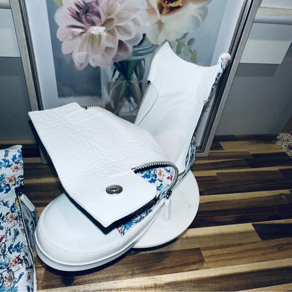 JOHNNY WAS FEATHERED FRIENDS HIGH TOP SNEAKERS sz 38 - Picture 5 of 9